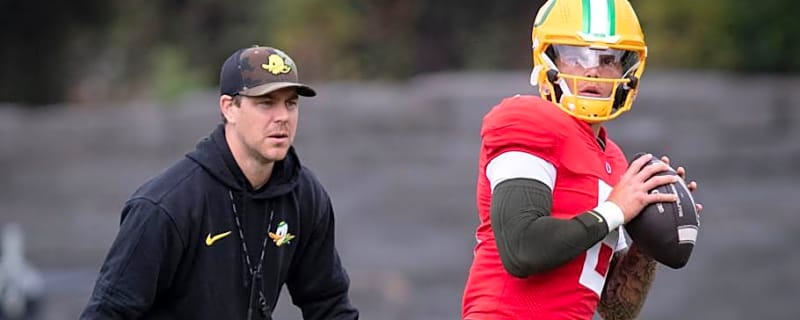 Top offensive coordinator reportedly hired for major college head coaching job