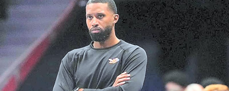 Charles Lee Shares What He Saw in Hornets' Locker Room After Tough Loss