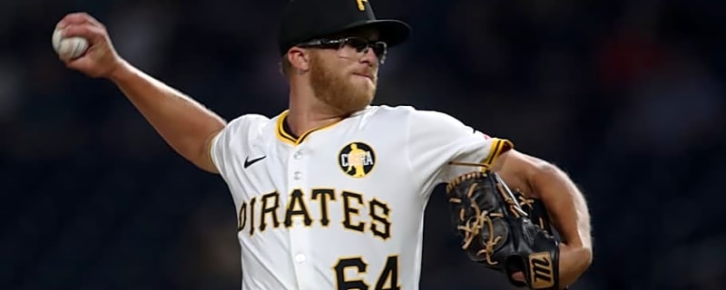 Pirates Bring Back Relief Pitcher