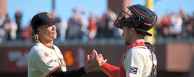 Watch: San Francisco Giants Star Makes Young Fan&#39;s Day with Postgame Gift