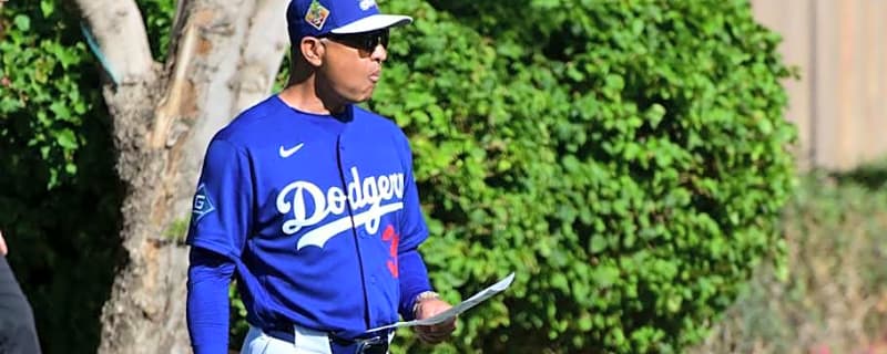 Inside Dodgers Clubhouse for Dave Roberts' Message Before First Full-Squad Workout