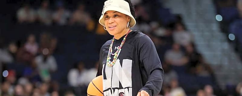 South Carolina&#39;s Dawn Staley Enters FIBA&#39;s Hall of Fame