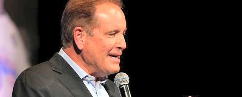 Legendary Nantz Tells Kelce Why He Makes Chiefs Sing