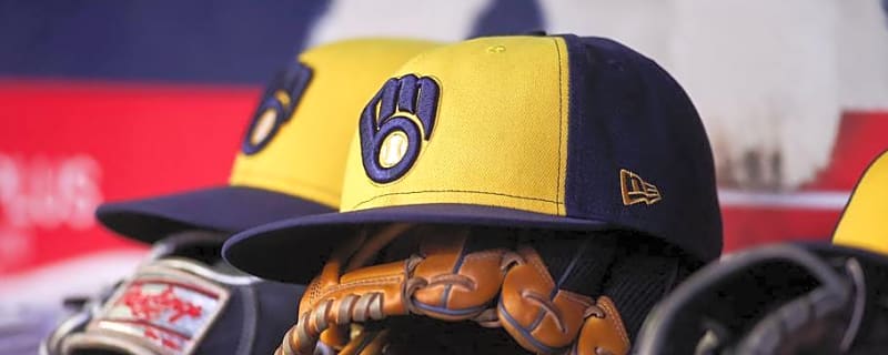 Brewers Lose Rookie Infielder To Injured List With Hamstring Injury