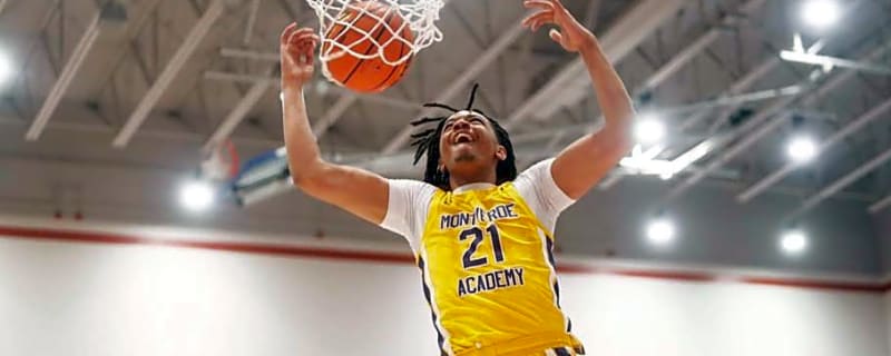 Four-Star 2026 Forward Commits to Cincinnati Bearcats Basketball