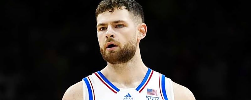 Booing Hunter Dickinson? Kansas Basketball Fans Need to be Better