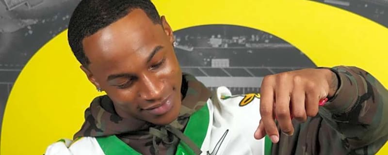 Oregon Ducks Receiver Evan Stewart Takes Big Step in Injury Recovery