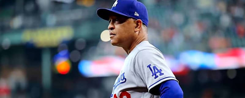 Dodgers' Dave Roberts Hints at Difficult Conversations With Mookie Betts Returning
