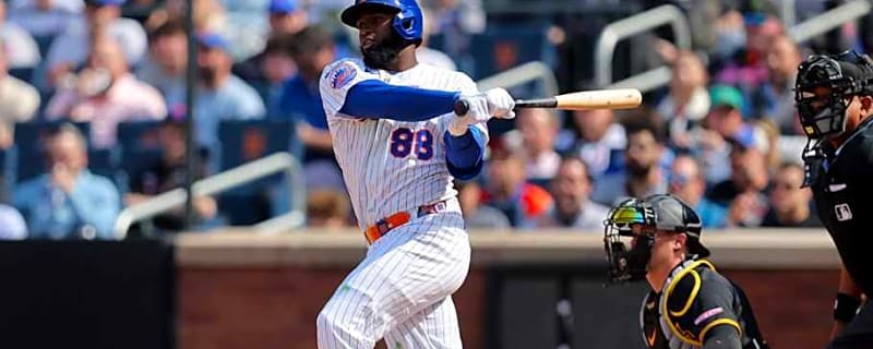 Carlos Mendoza Reacts to Luis Robert Jr.'s Encouraging Mets Debut