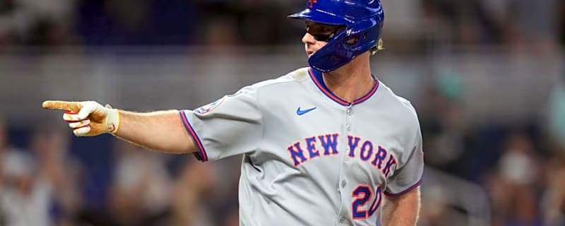 Rangers Linked to Mets’ Top Free-Agent Slugger in Bold New Offseason Forecast