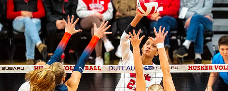Preview: No. 1 Nebraska Volleyball vs. Illinois