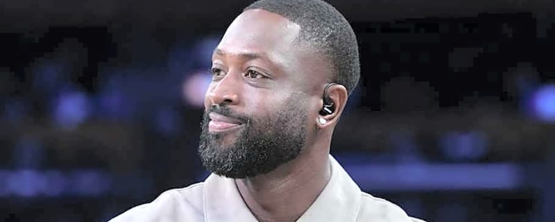 Dwyane Wade Unsurprised by Steph Curry&#39;s Under Armour Split