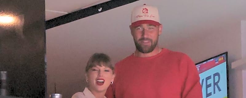 Travis Kelce Notes Taylor Swift&#39;s Athletic Abilities in New Feature Story
