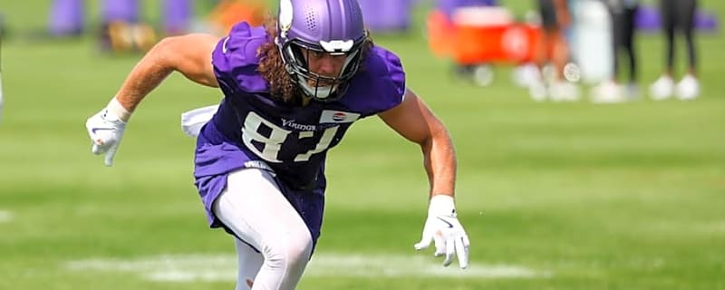 Vikings injury updates on T.J. Hockenson, Ryan Kelly, Josh Metellus