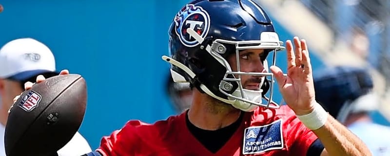 Titans QB Suffers Injury in Practice