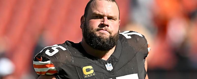 Browns Coach Thinks Joel Bitonio Would’ve Kept Playing if It Weren’t for Health