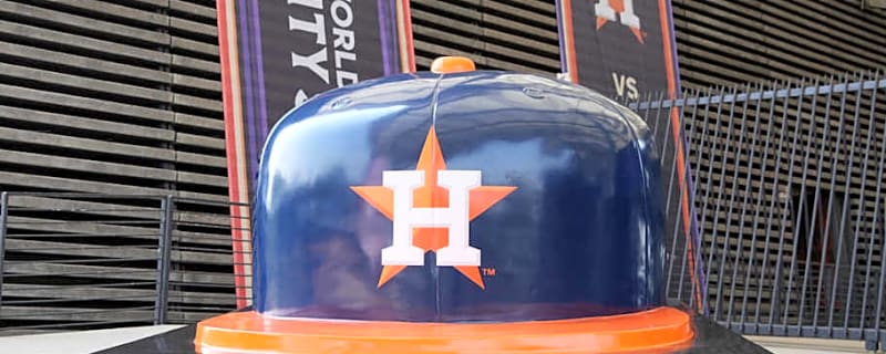 Cubs Sign Former Beloved Astro to Minor League Deal