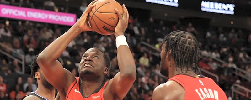 Rockets' Clint Capela Claps Back at Lakers' Deandre Ayton After Strange Call Out
