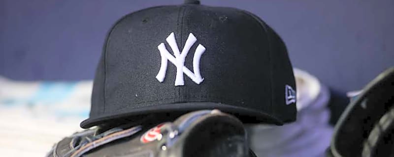 Yankees Sign Former Red Sox Pitcher