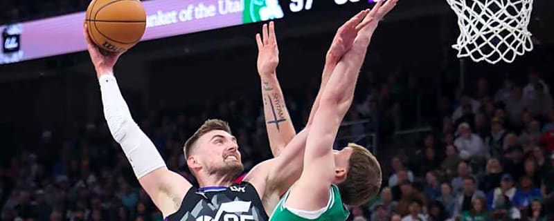 Former Wisconsin Badgers star earns new NBA contract after stellar start to season