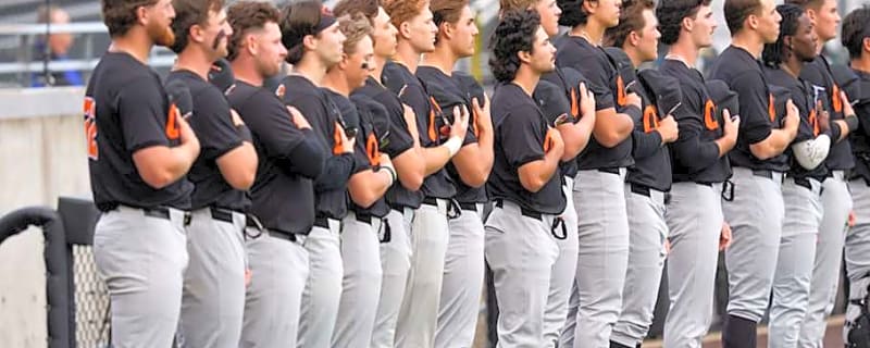 Oregon State Overcomes Lightning Delay, and Wins Series Opener 6-3