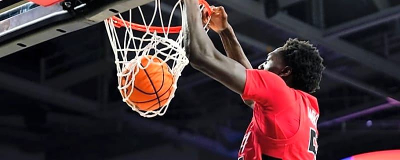 Cincinnati Bearcats Basketball Center Aziz Bandaogo Enters Transfer Portal