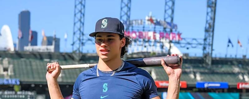 Seattle Mariners&#39; Outfielder Could Reportedly See Big Jump in Next Prospect Rankings