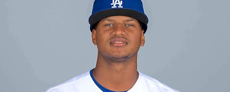 Mariners acquire left-handed reliever from Los Angeles Dodgers