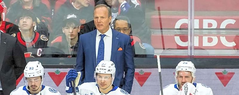 Lightning Quietly Extend Head Coach