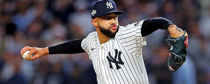 Devin Williams Sends Parting Shot at Yankees Fans