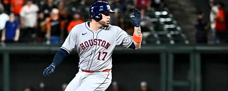Astros Still Have Chance To Re-Sign Versatile Backup Catcher in Free Agency