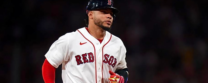 Willson Contreras Sheds Light on Boos, Tense Red Sox Fan Interaction