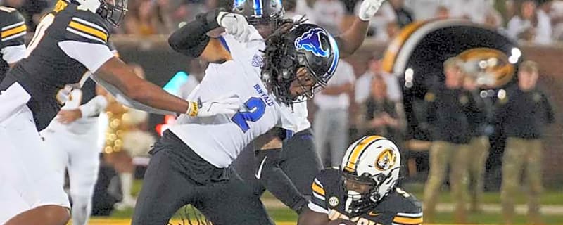 Buffalo Star LB Red Murdock Among 11 MAC Nominees For Allstate AFCA Good Works Team