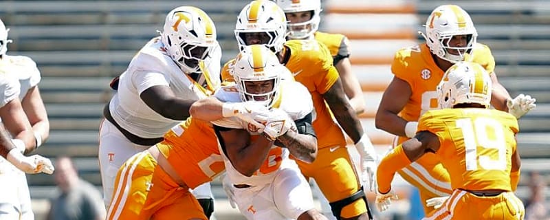 Tennessee Running Back Coach De'Rail Sims Speaks About the Bond of the Running Backs