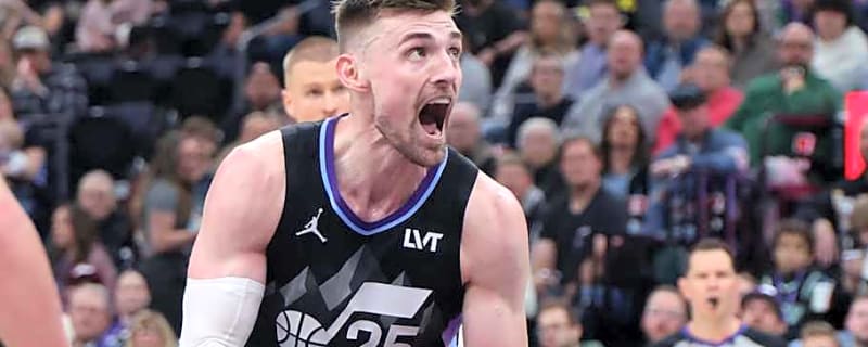 Utah Jazz Center Signs With Spurs