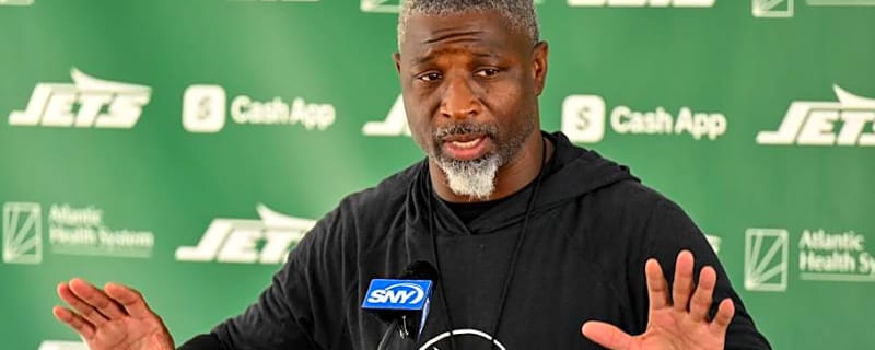 Jets' QB2 Concerns Are Still Legitimate Despite Aaron Glenn's Confidence