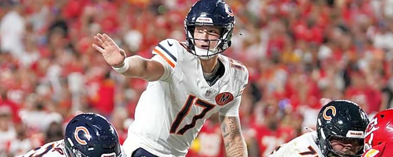 Tyson Bagent&#39;s strong 2025 preseason is a good thing for Bears, Caleb Williams