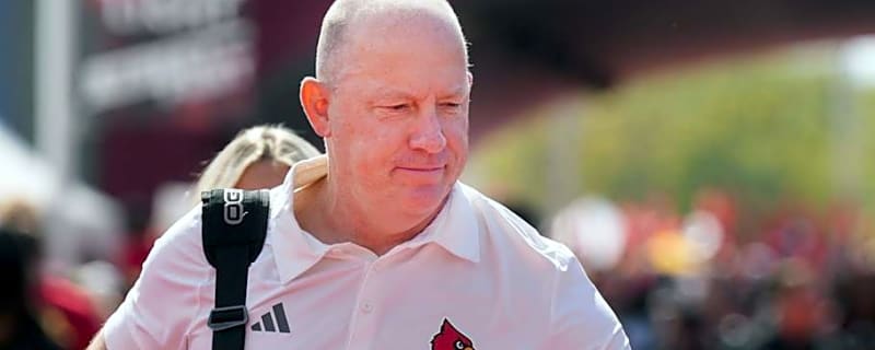 Razorbacks dream for Petrino&#39;s protege likely longshot in coaching search