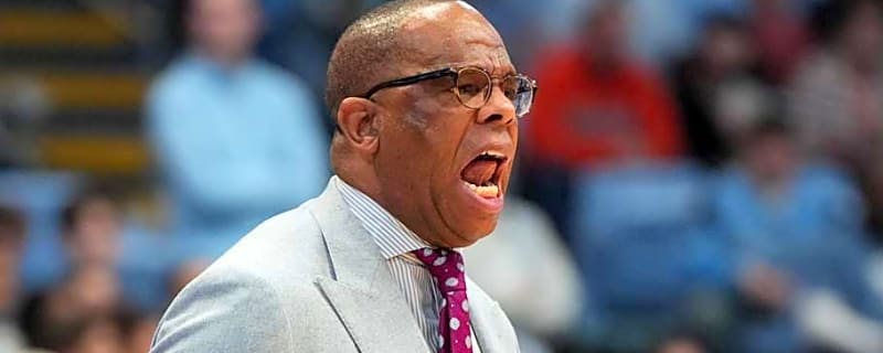 UNC’s Davis Explains Challenges of Focus in ‘Circus’ Atmosphere