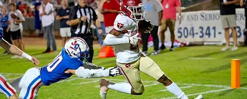 Nation&#39;s No. 1 wide receiver announces commitment to historic college football program