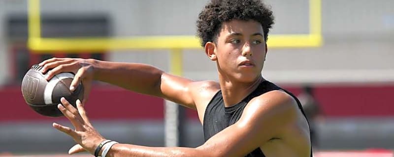 Florida Gators Land Top In-State QB Recruit Over Georgia, Auburn