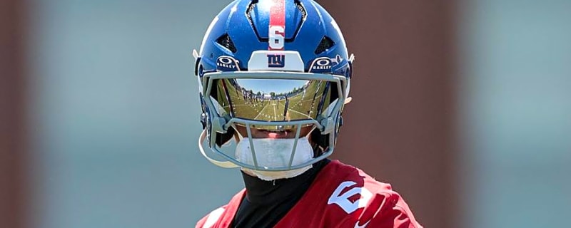 Giants Use Patrick Mahomes Blueprint to Help Jaxson Dart Become His Own Man