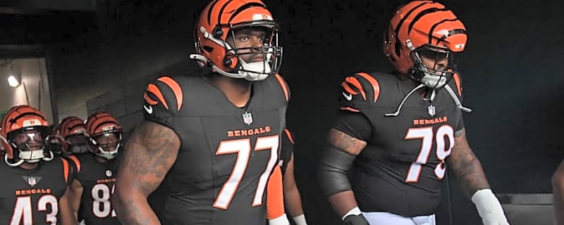 Did the Vikings signal the end of Christian Darrisaw's season with tackle signing?