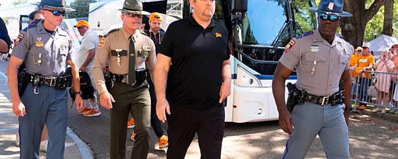 Three Tennessee Football Freshmen Listed on Shaun Alexander Award Watch List