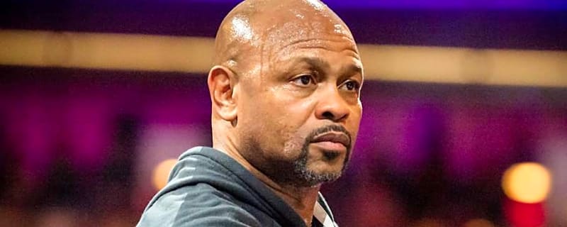 Roy Jones Jr Calls Floyd Mayweather Out For Fight Amid Disrespectful Troll