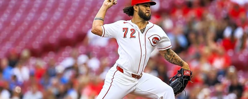 Brewers Sign 4-Year Veteran Pitcher After Reds Exit