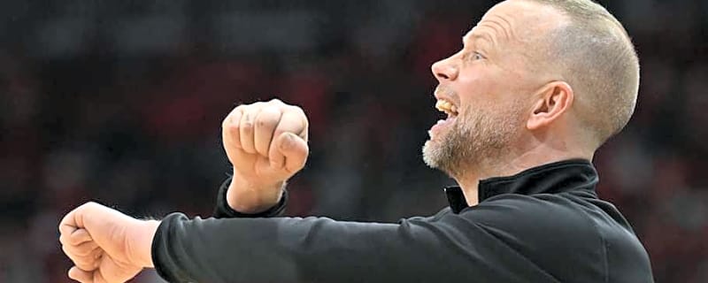 Watch: Louisville HC Pat Kelsey Previews Matchup vs. 'Extremely Potent' Syracuse Team