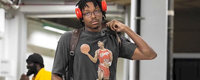 Rockets Reportedly View Isaiah Crawford as a Long-Term Option