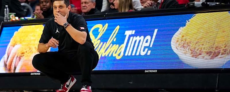 Wes Miller Apologizes Face-To-Face With Disappointed Fans Outside Locker Room After West Virginia Loss