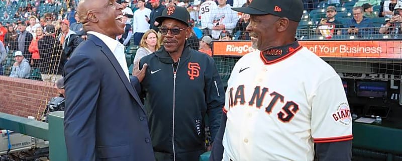 Giants Legends Bonds and Kent Heal Old Wounds During Ceremony